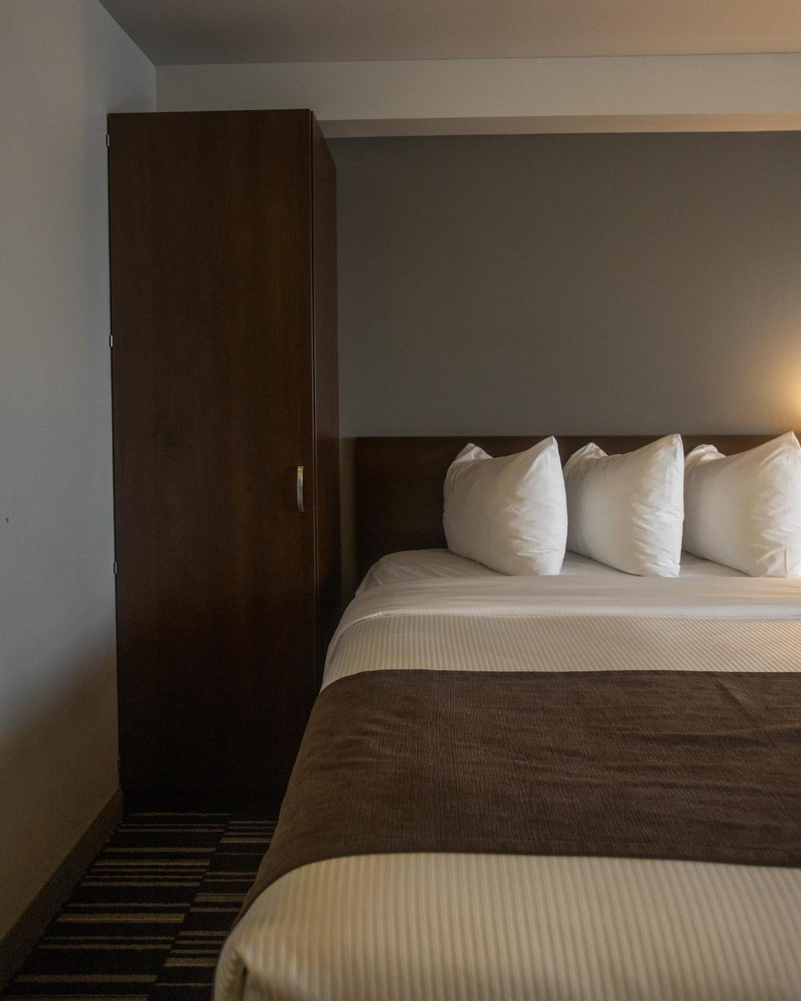 Microtel Inn & Suites By Wyndham Mont Tremblant Buitenkant foto