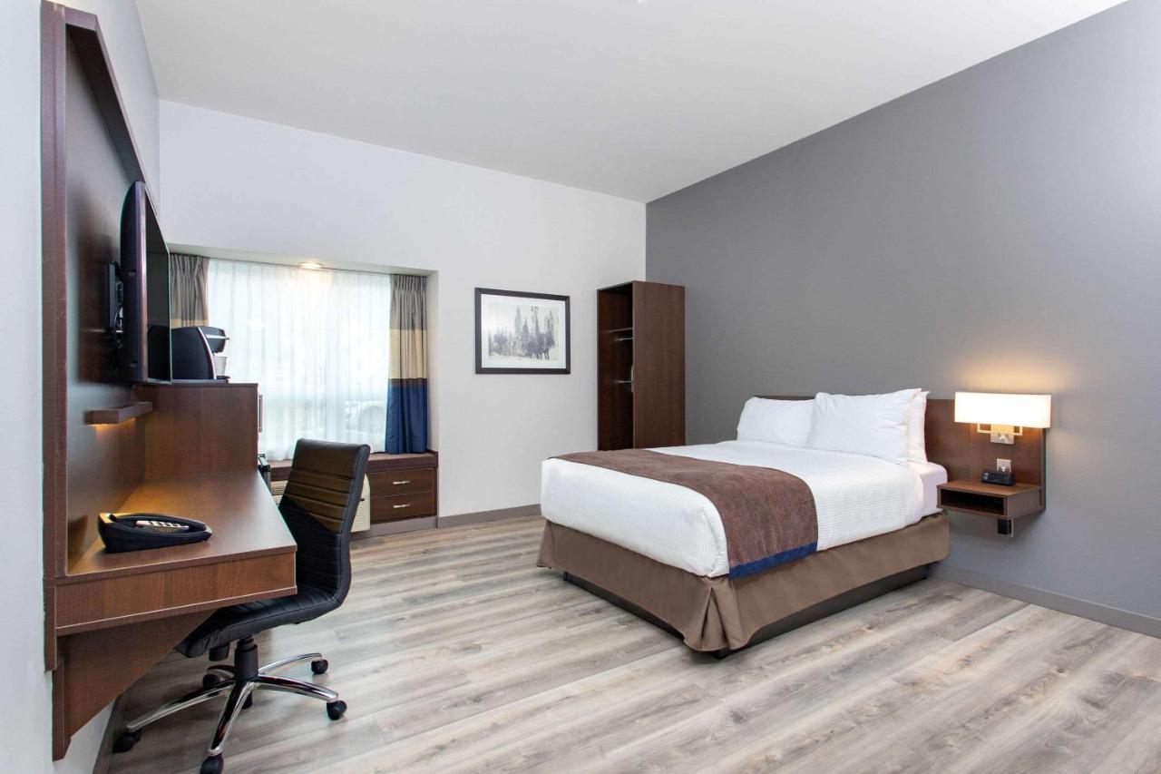 Microtel Inn & Suites By Wyndham Mont Tremblant Buitenkant foto